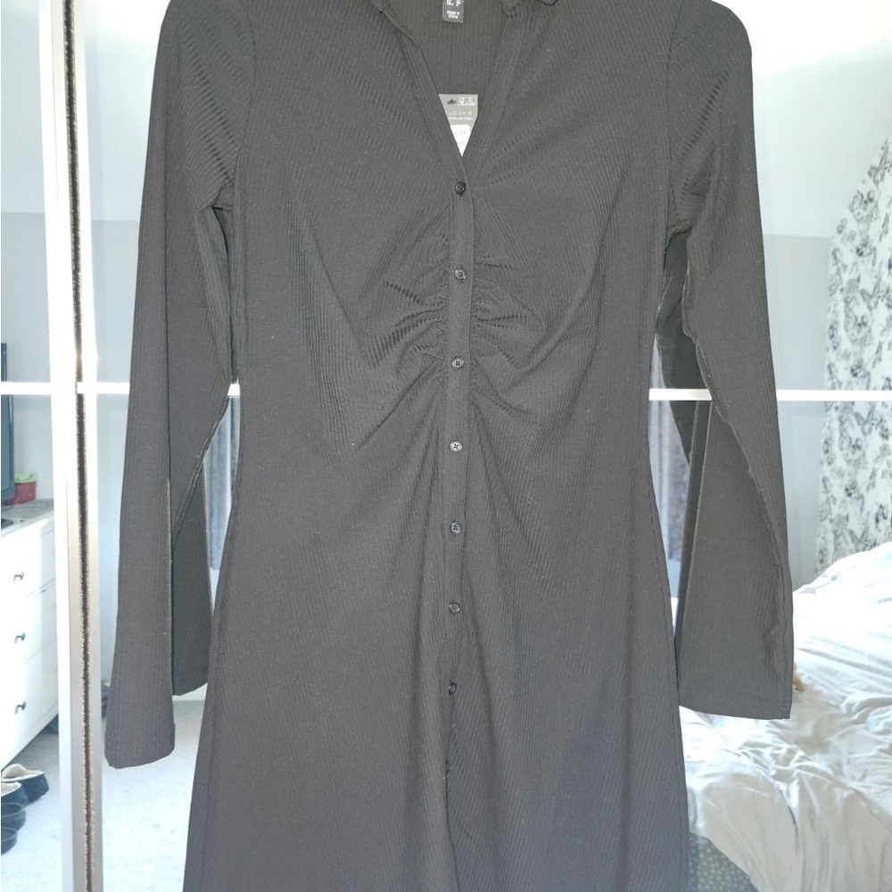 Black Button-Up Dress - Picture 2 of 3